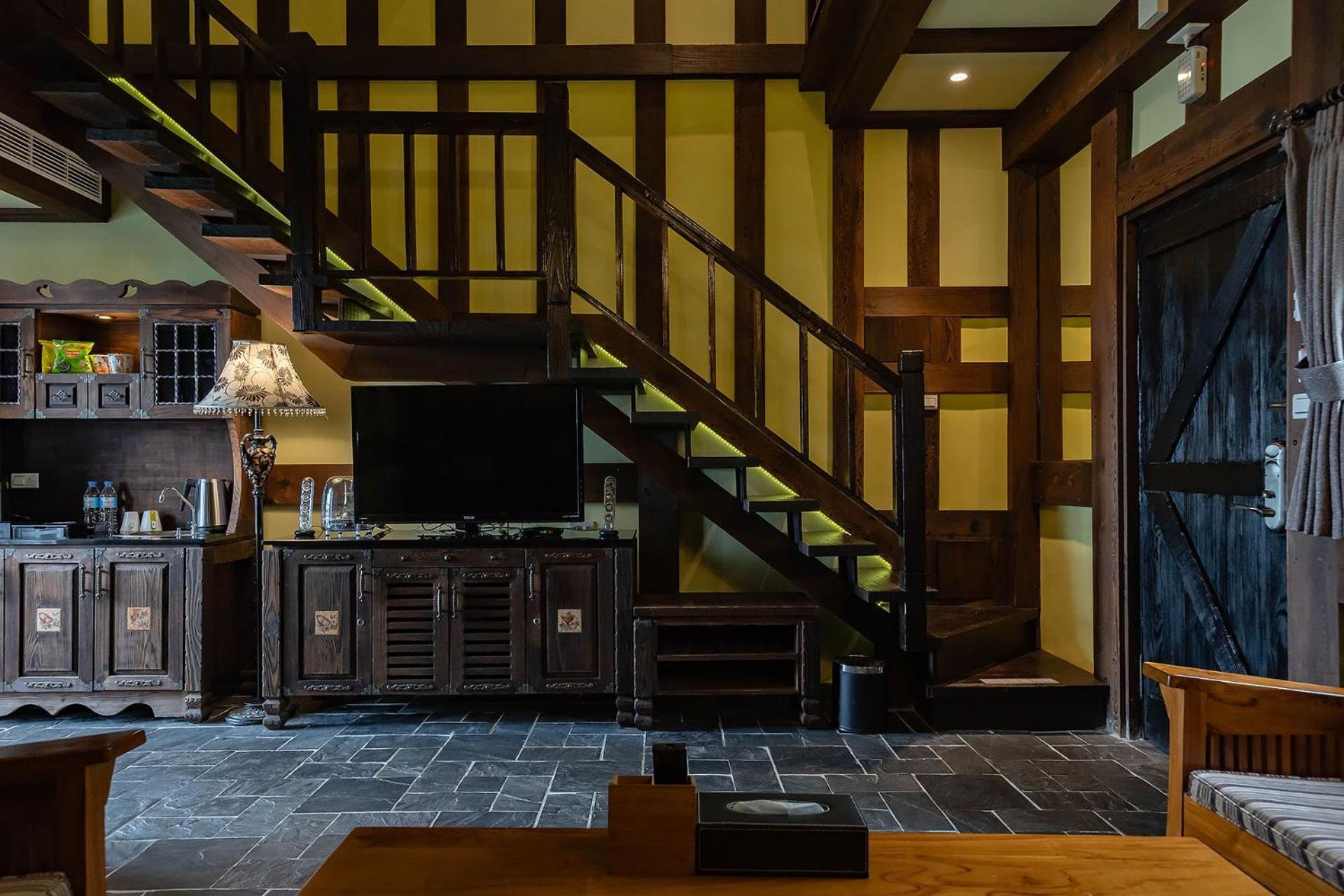 Tudor Dynasty Homestay Шоуфэн Экстерьер фото