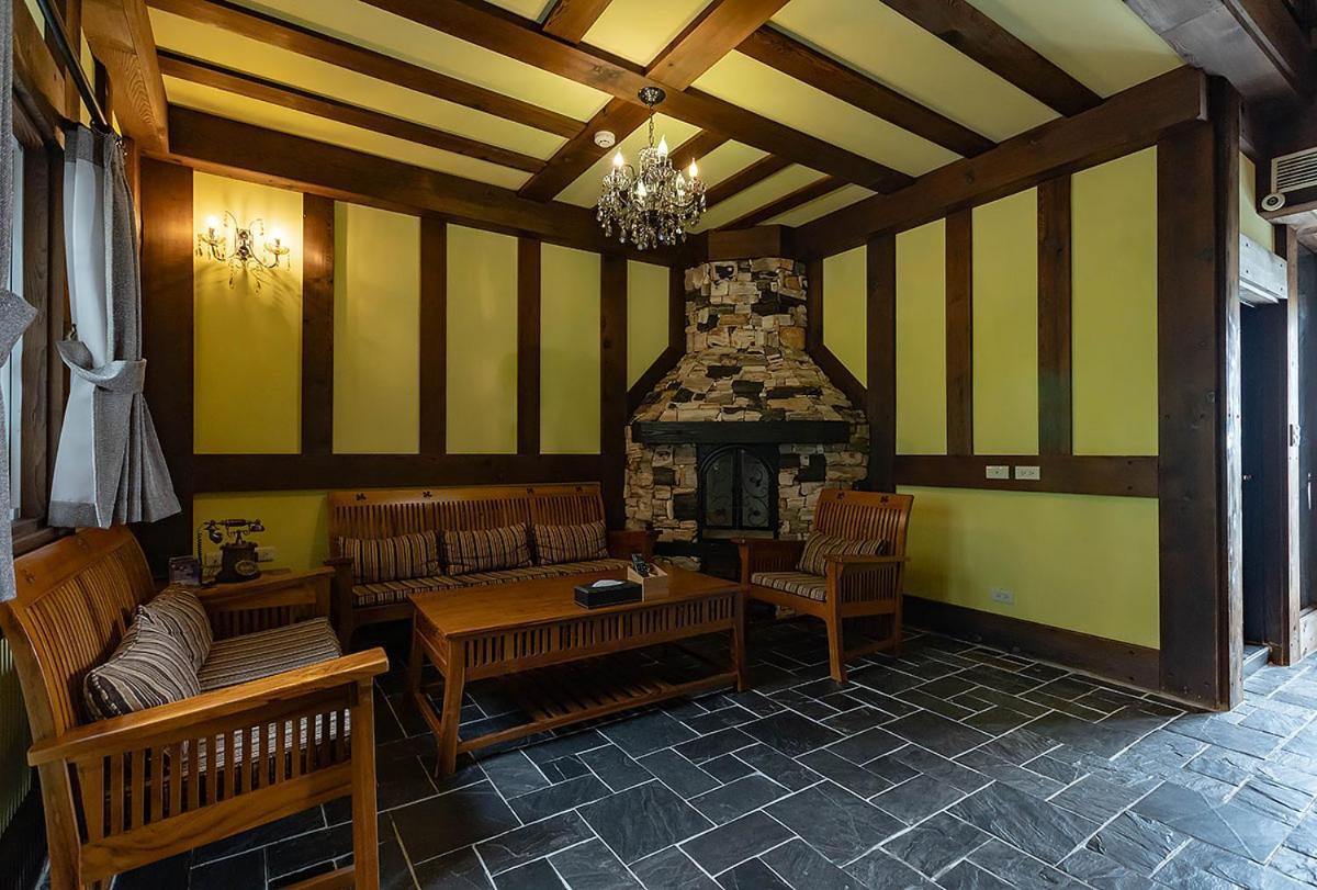 Tudor Dynasty Homestay Шоуфэн Экстерьер фото